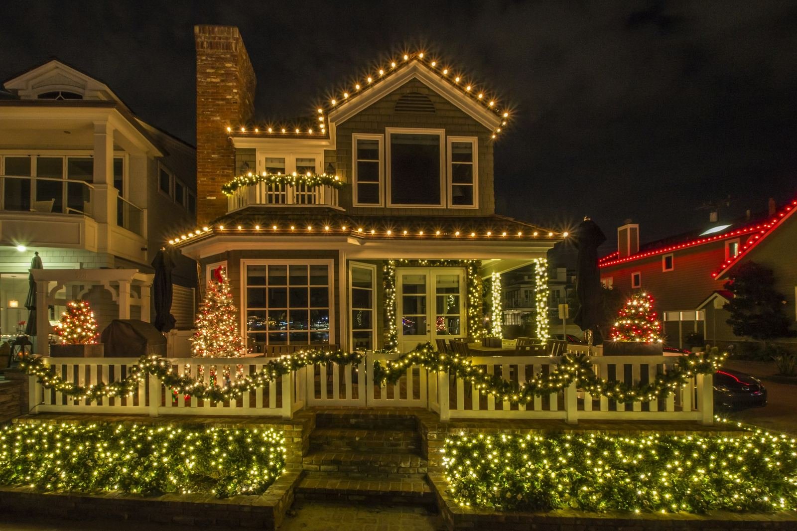 Holiday Lighting service