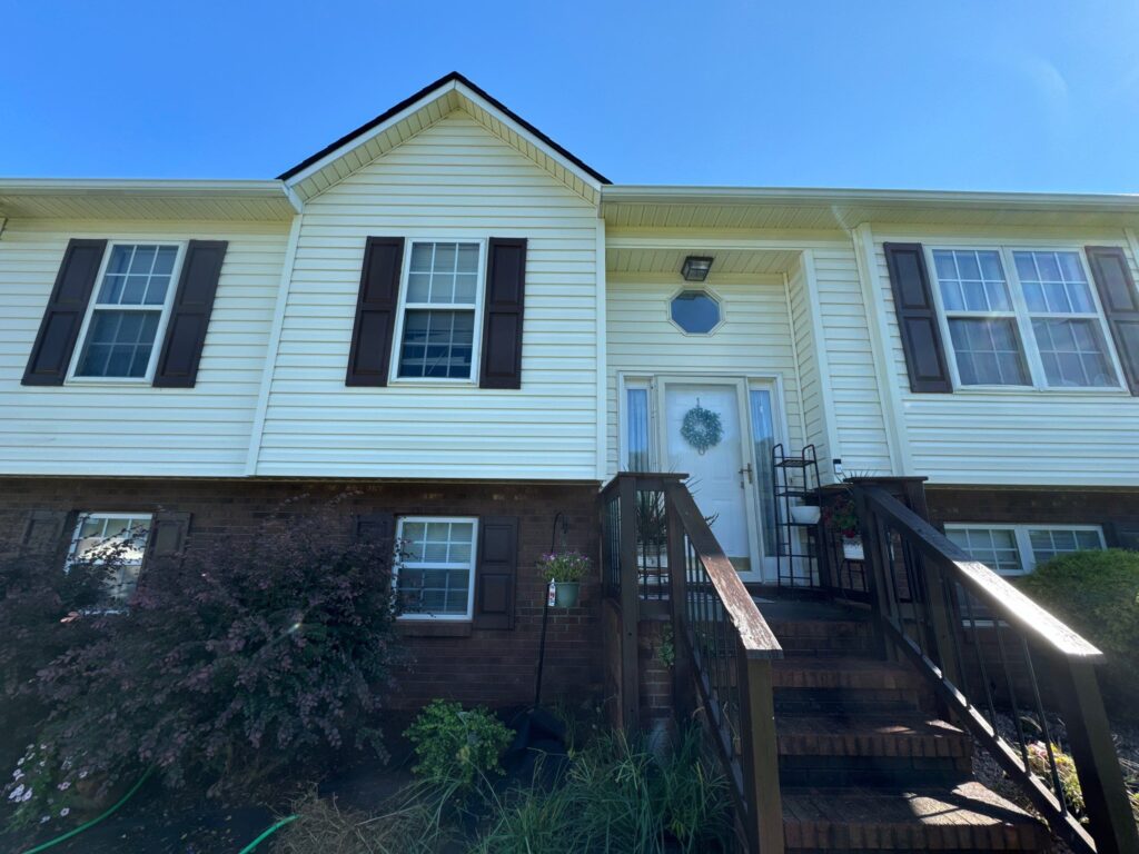 vinyl siding cleaning in Rural Hall NC 27045